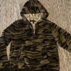 Fuzzy Army Print Pullover